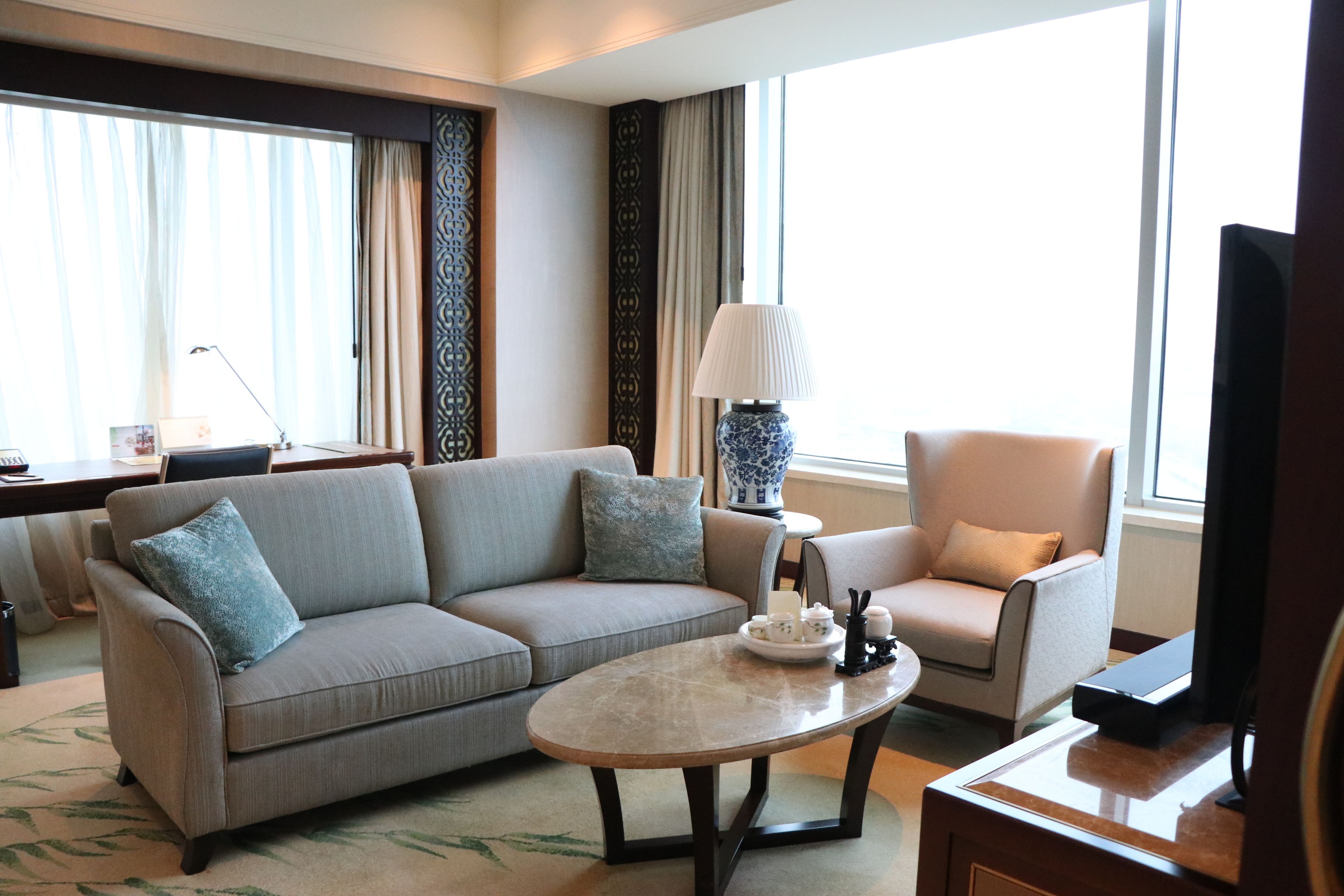 1 多间卧室、迷你吧、客房内保险箱、办公桌