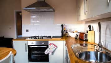 Executive Apartment, Ensuite (Brimham Apartment) | Private kitchen