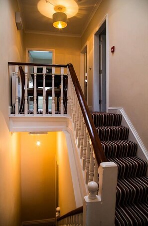 Dúplex, baño en la habitación, vista a la ciudad (Chevin Apartment) | Interior