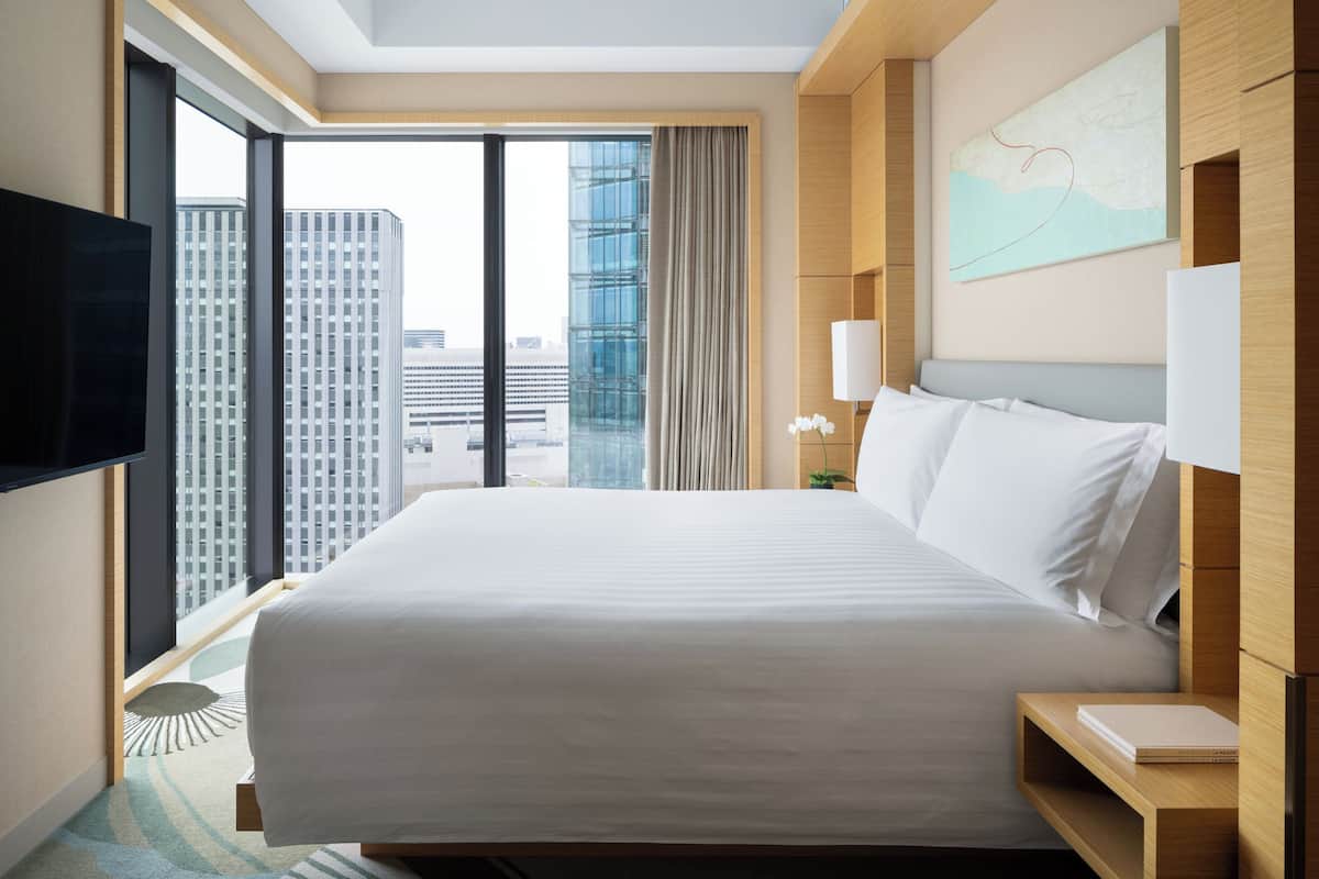 Suite, 1 chambre, accès au salon club, vue ville