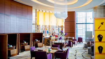 Lobby-lounge