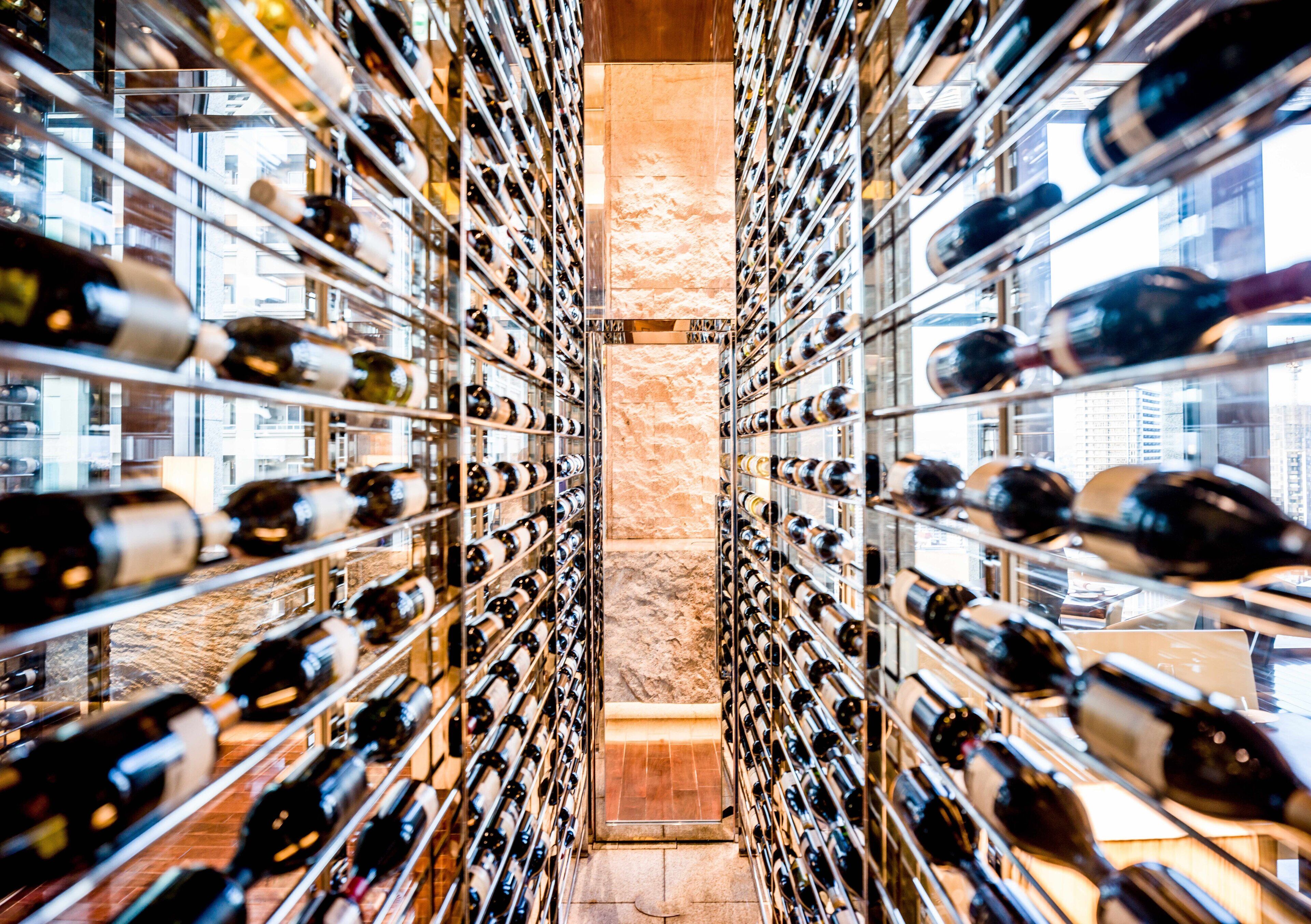 2 restaurants, breakfast, lunch, dinner served; french cuisine