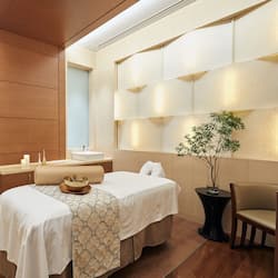Couples treatment rooms, body treatments, aromatherapy