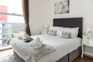 Apartamento superior, 2 habitaciones | 1 dormitorio y ropa de cama de alta calidad