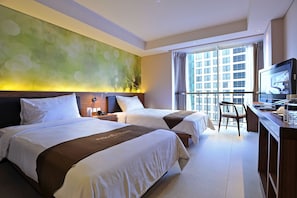 Fabulous Twin Room | In-room safe, desk, free WiFi - Midtown Hotel (Surabaya)