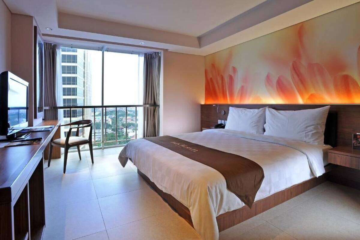 Fabulous King Room | 房內夾萬、書桌、免費 Wi-Fi