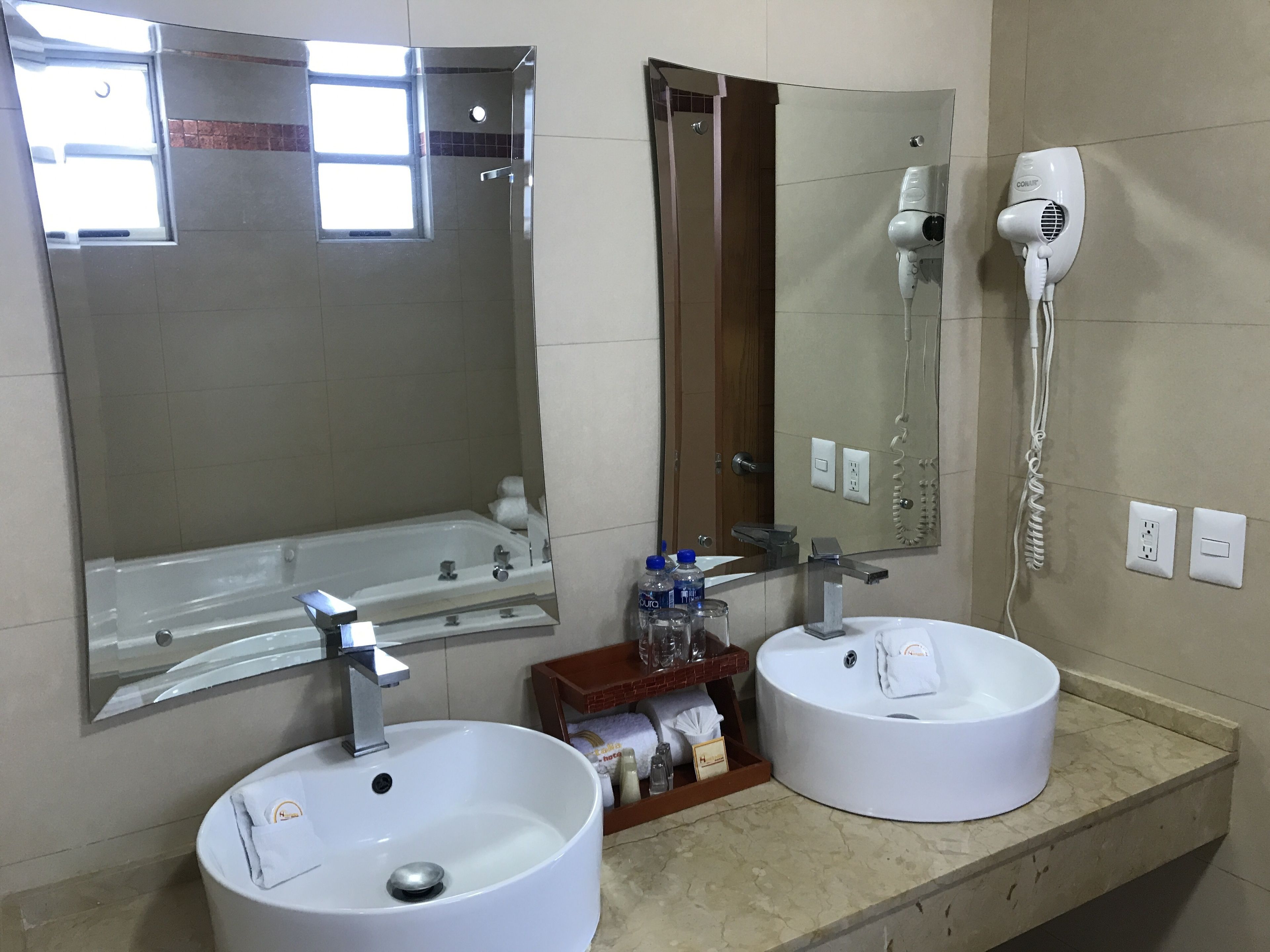 junior studio suite | bathroom sink