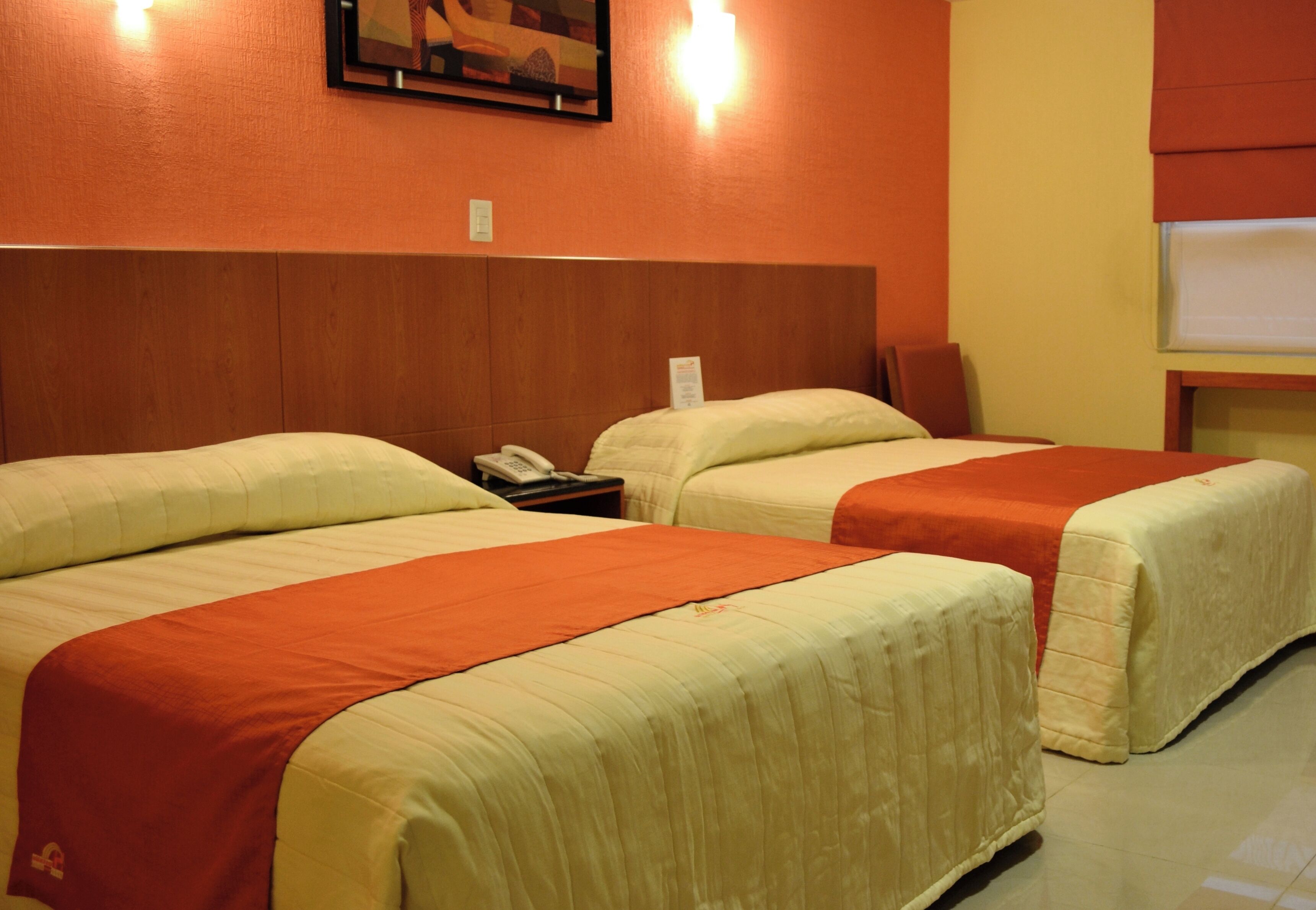 Standardværelse - 2 queensize-senge | Premium-sengetøj, pengeskab på værelset, skrivebord