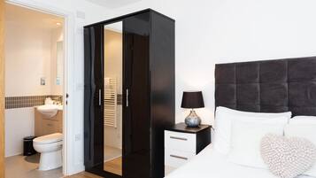 Căn hộ trung tâm thành phố, 2 giường đôi | Bộ đồ giường cao cấp, trang trí khác biệt