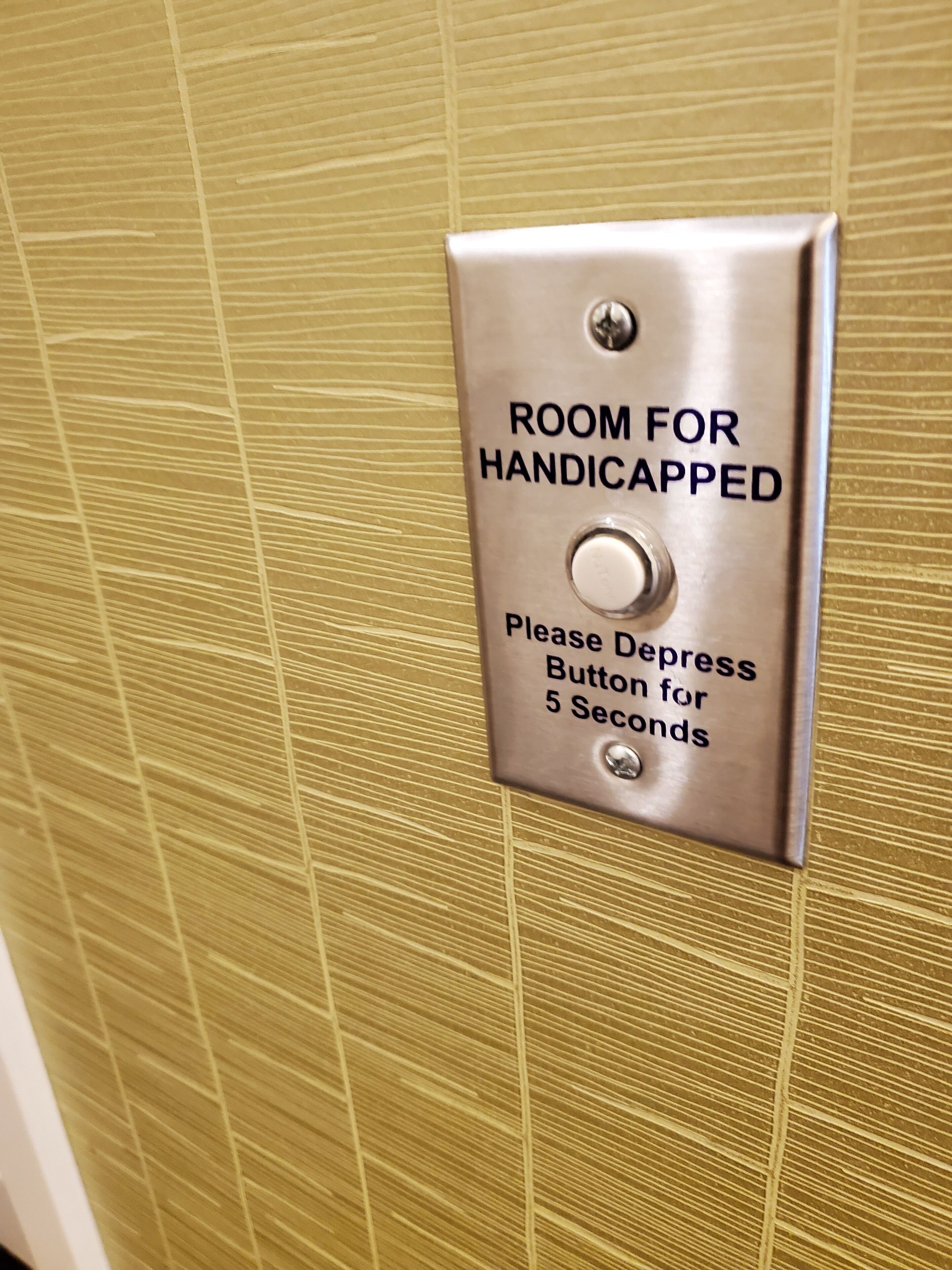 studio, 1 king bed, accessible (hearing) | in-room safe, free cots/infant beds, free wifi, bed sheets