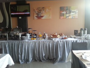 Cooked-to-order breakfast for a fee on weekends - Ag Palace Hotel (Addis Ababa)