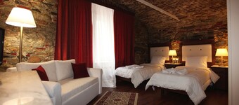 Aktaion Hotel