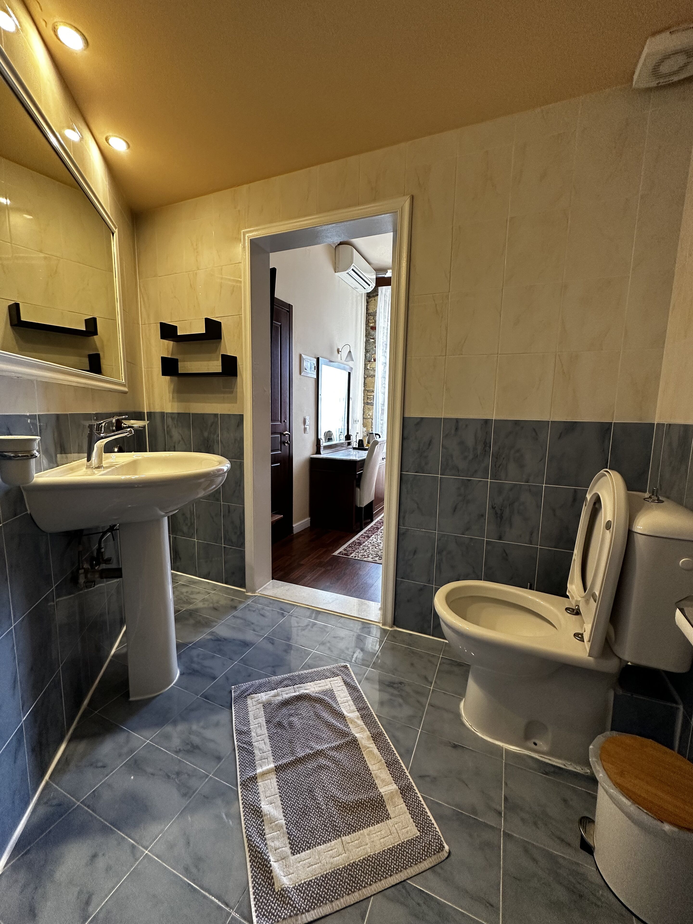 single room, sea view | bathroom | shower, free toiletries, hair dryer, slippers