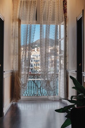 Interior detail - Aktaion Hotel (Syros)