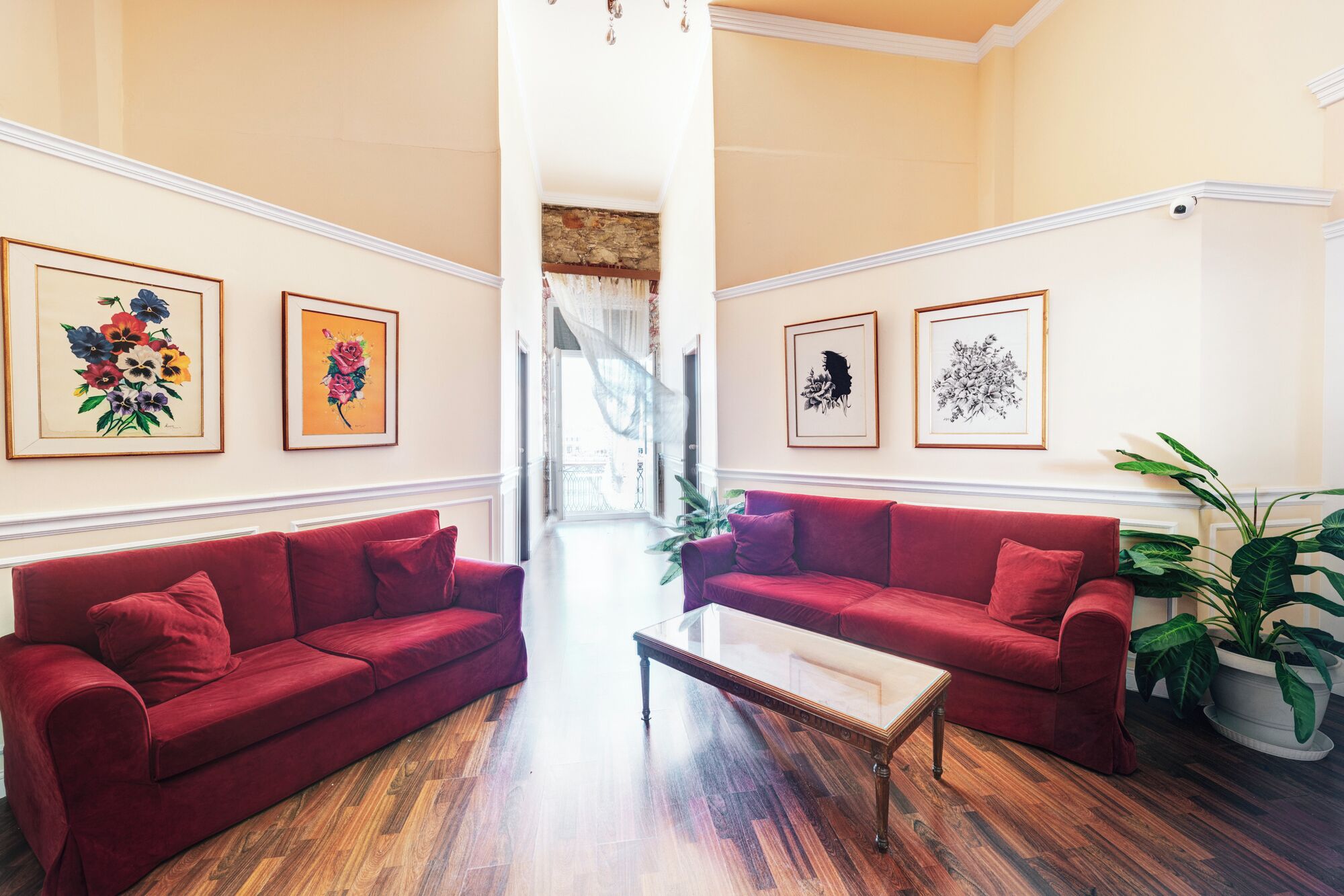 Coin salon dans le hall