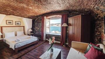 Romantic Triple Room, Sea View