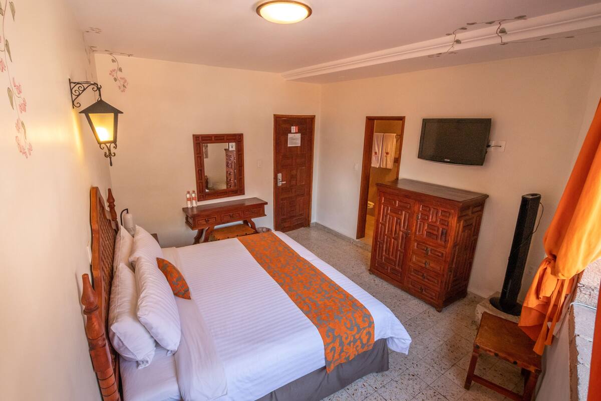 standard room, 1 double bed, non smoking | 1 bedroom, in-room safe, free wifi