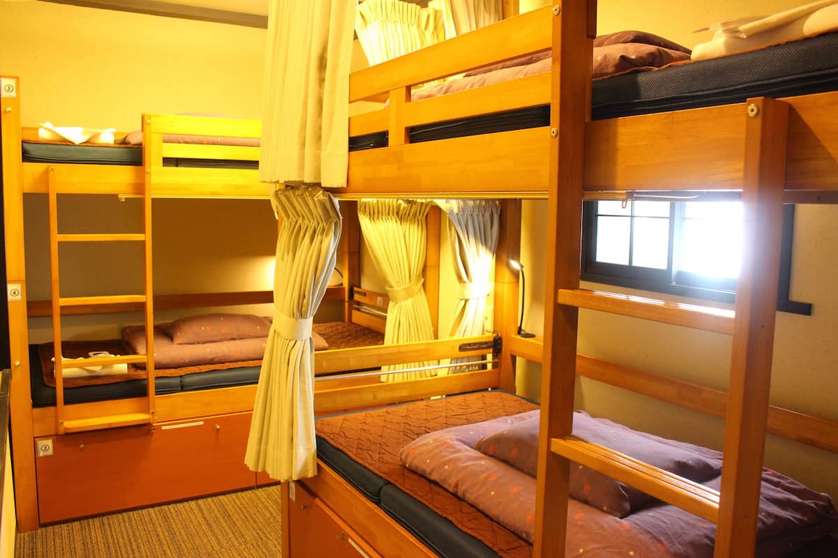 Rideaux occultants, fer et planche Ă repasser, Wi-Fi gratuit