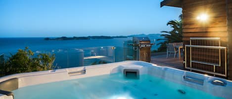 Bain à remous extérieur