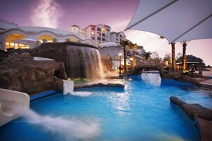 高級寢具、遮光窗簾/窗簾、免費 Wi-Fi、床單