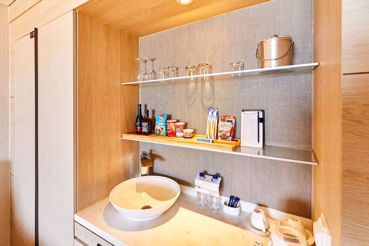 1 bedroom, premium bedding, blackout curtains, free wifi