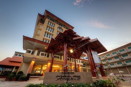 Exterior. Piyaporn Pavilion