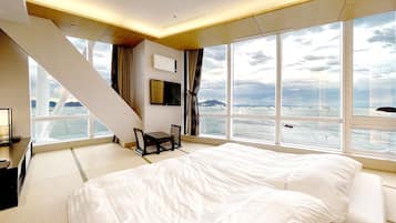 1 bedroom, premium bedding, down comforters, minibar