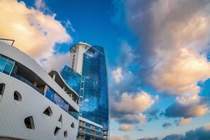 Premium bedding, down comforters, minibar, in-room safe - Sono Calm Yeosu (Yeosu)