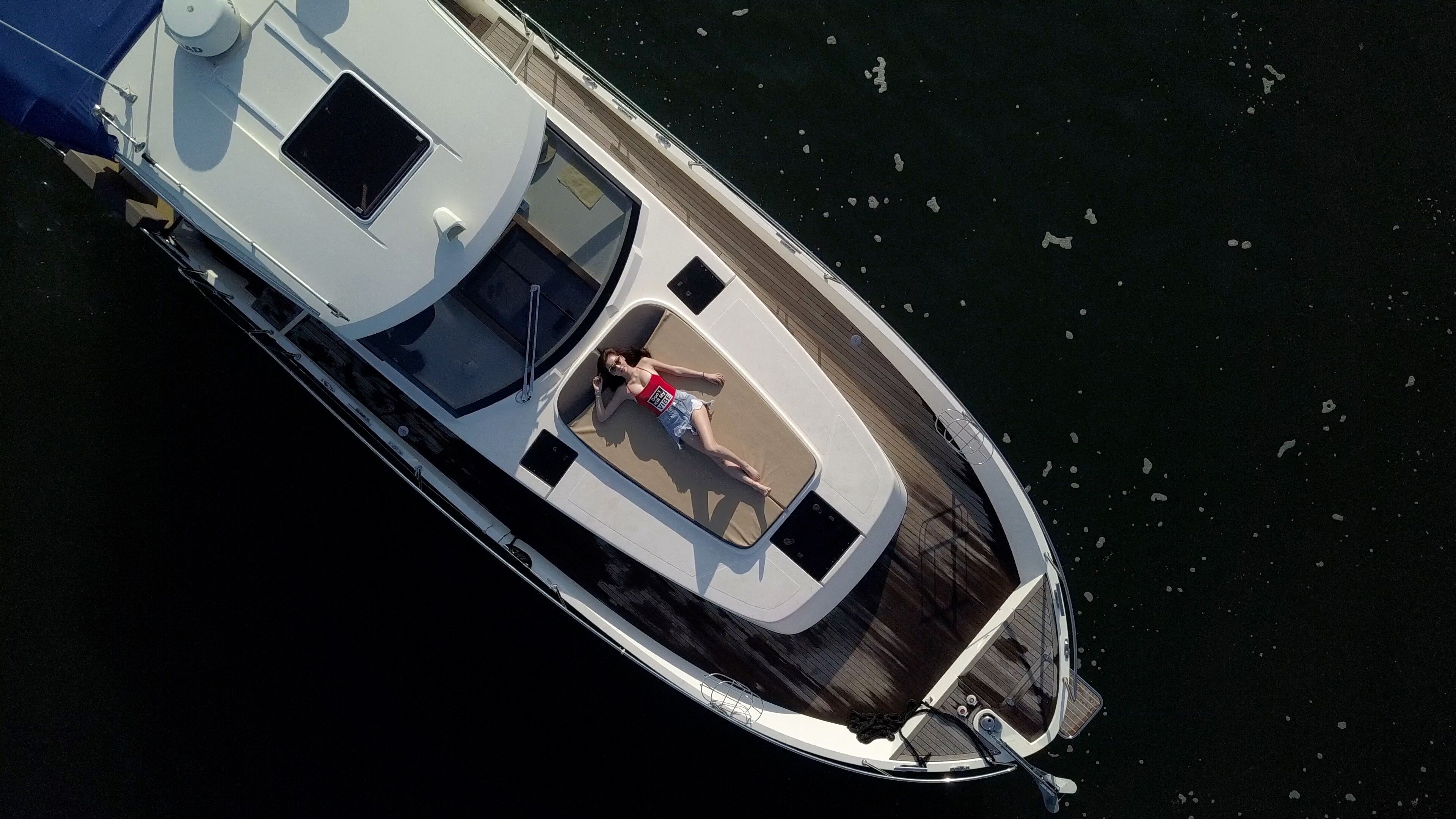 1 bedroom, premium bedding, down duvets, minibar