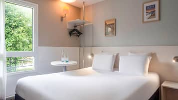 Standaard kamer, 1 tweepersoonsbed | Luxe beddengoed, gratis wifi, een wekker