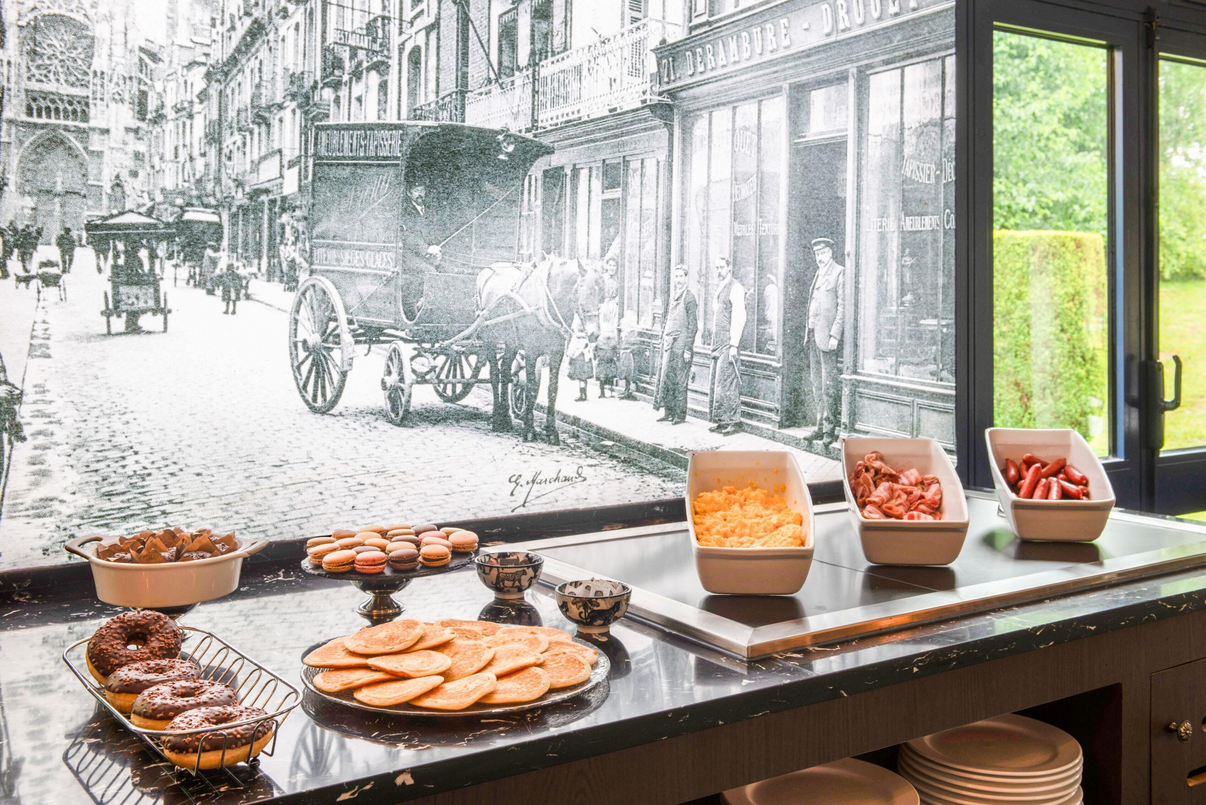 Petit déjeuner buffet (14.90 EUR par personne)