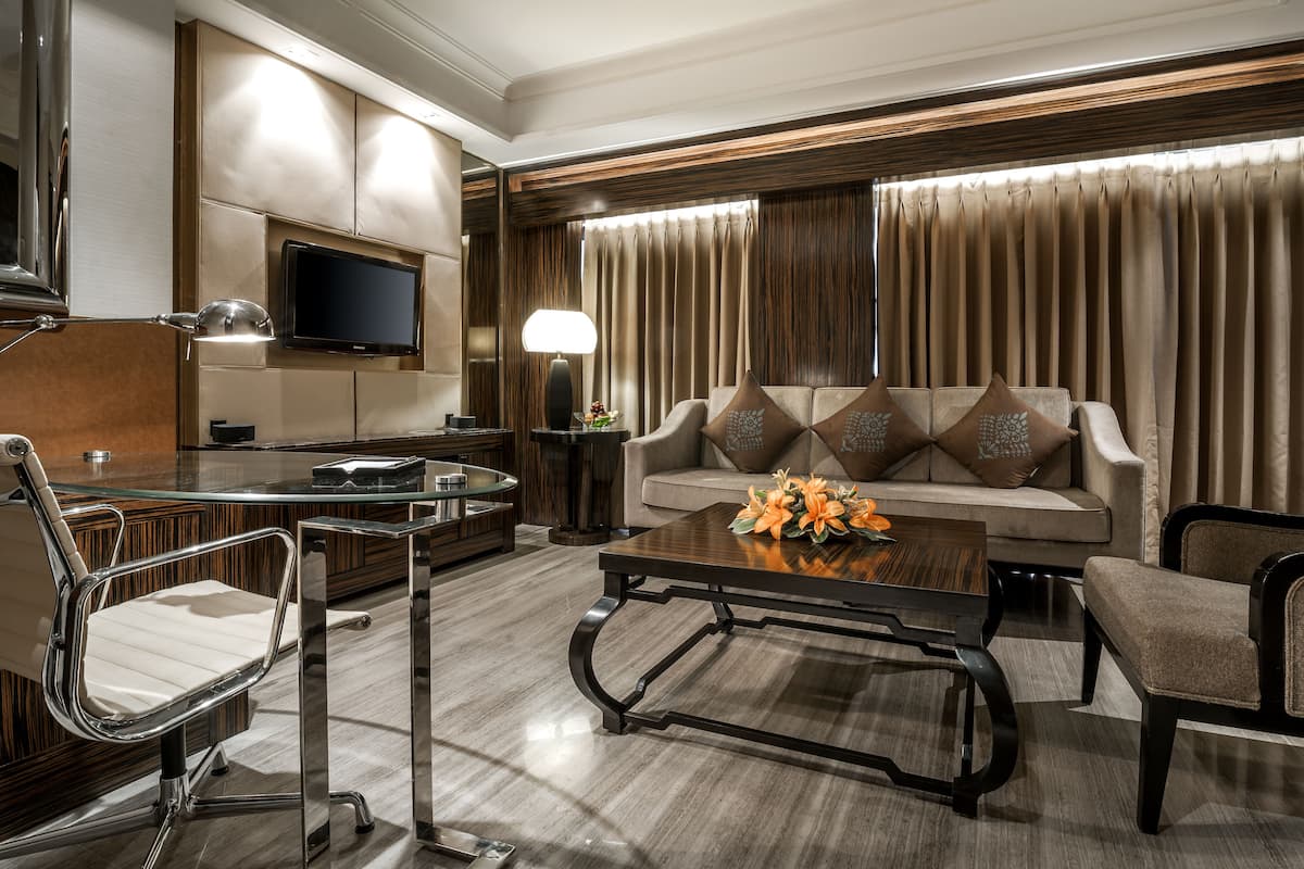 1 bedroom, premium bedding, pillow-top beds, minibar