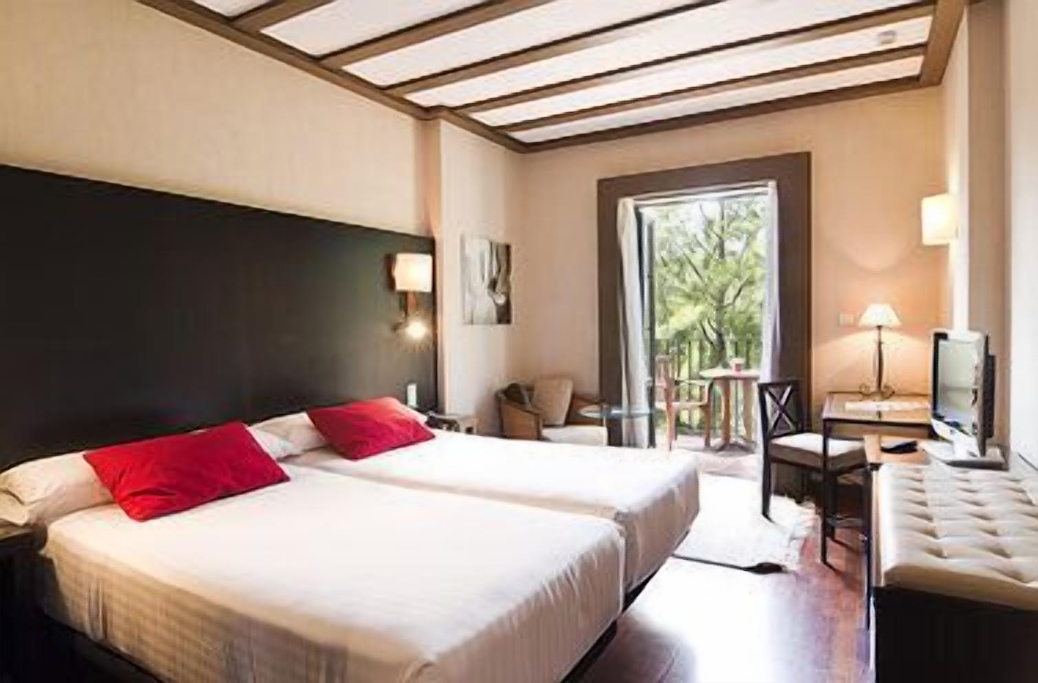 in-room safe, iron/ironing board, free wifi, alarm clocks