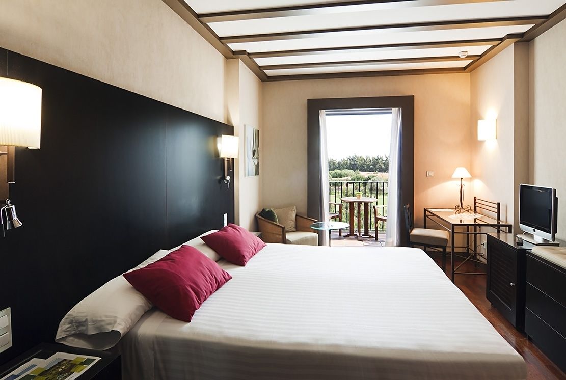 in-room safe, iron/ironing board, free wifi, alarm clocks