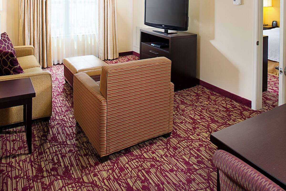 Living area | 50-inch TV with cable channels