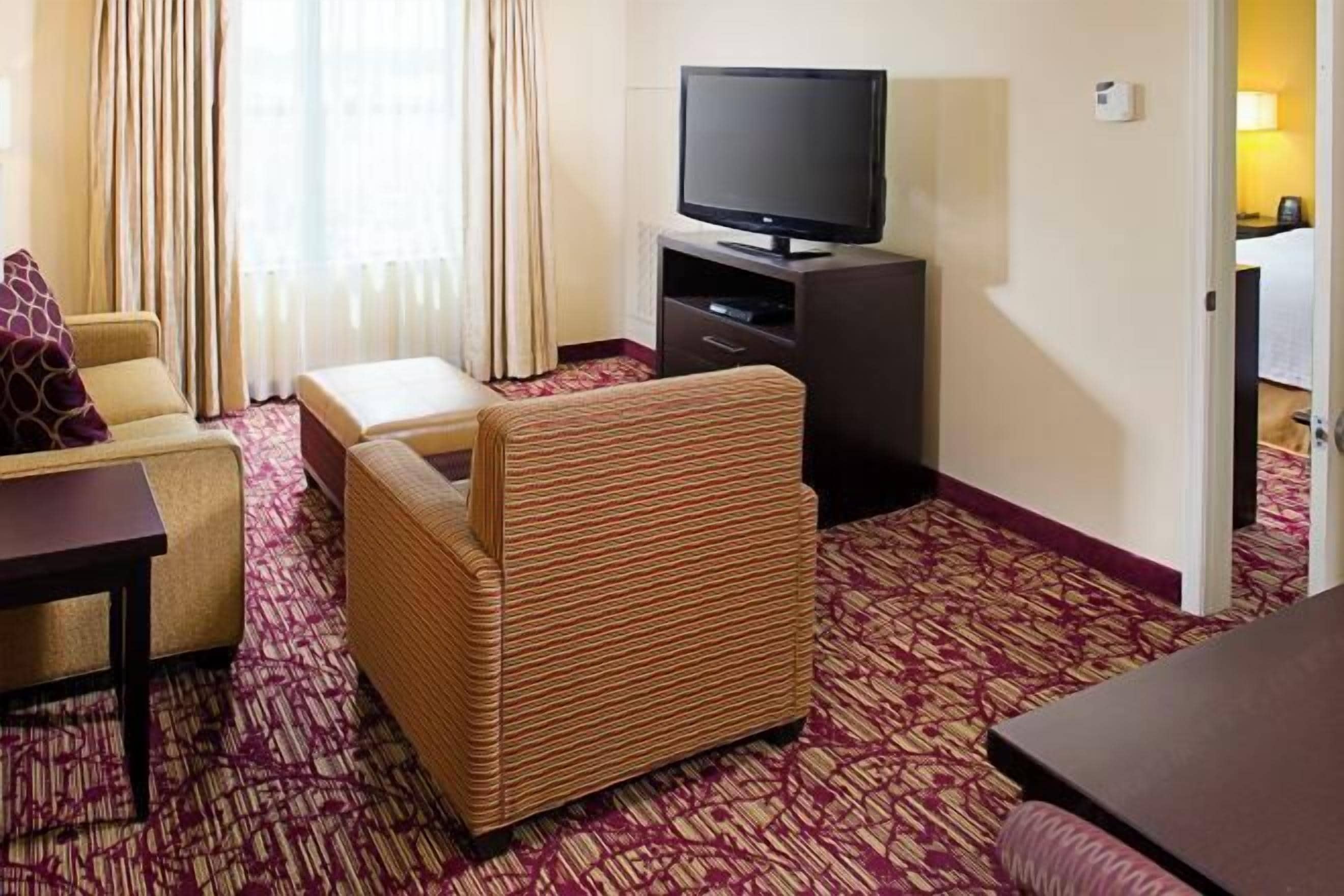 Woonruimte | Een 50-inch televisie met kabelzenders