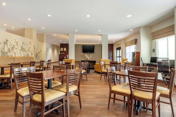 Free full breakfast on weekends