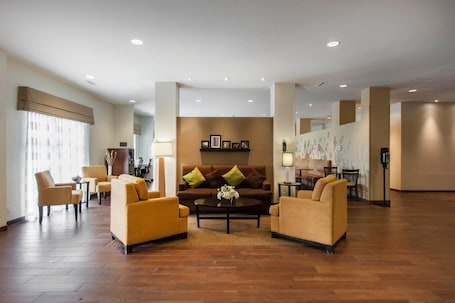 Lobby. Sleep Inn & Suites Fargo Medical Center