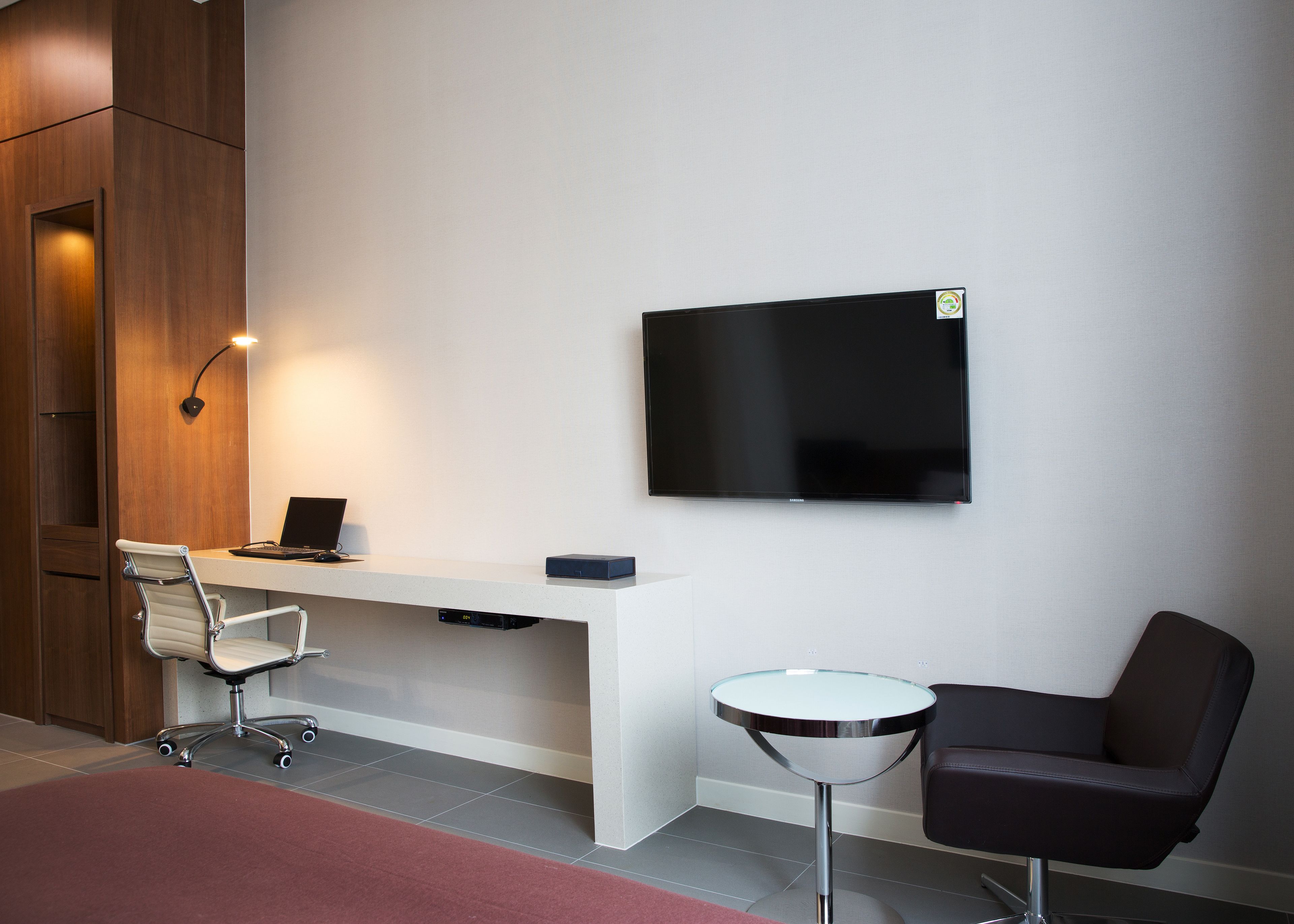 premium bedding, down duvets, in-room safe, blackout curtains