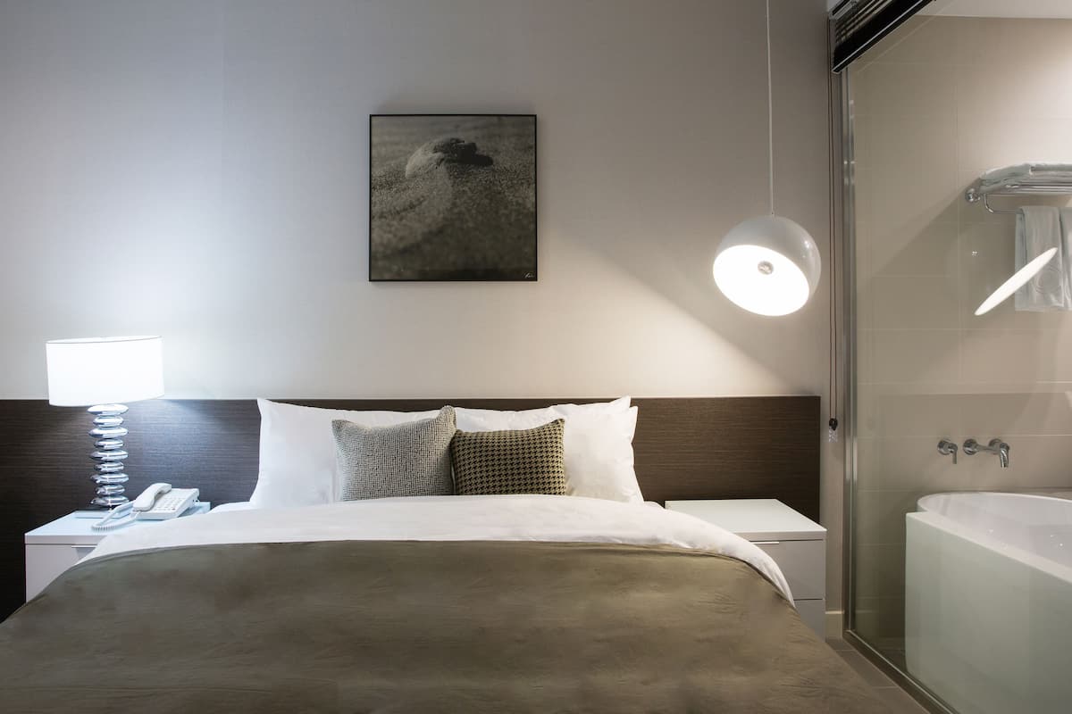 premium bedding, down duvets, in-room safe, blackout curtains