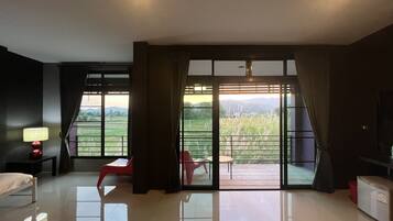 Phòng Executive, 1 giường đôi | Nệm có lớp đệm bông, minibar, trang trí khác biệt