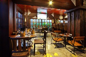 Daily buffet breakfast (THB 250 per person)