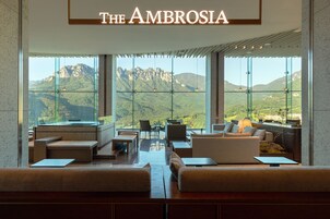 Ropa de cama de alta calidad, cortinas blackout y wifi gratis 