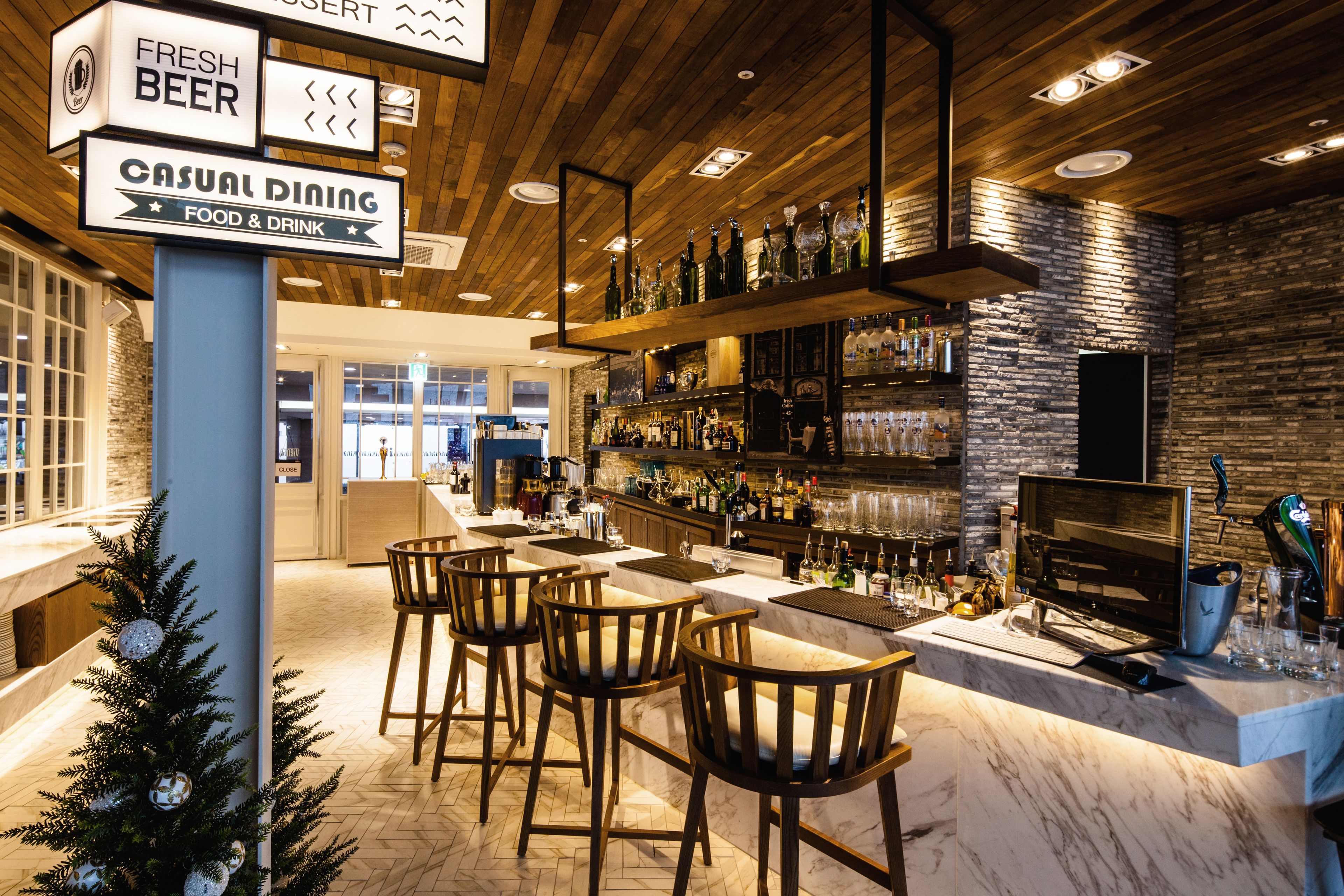 8 restaurants, breakfast, lunch, dinner served; korean cuisine