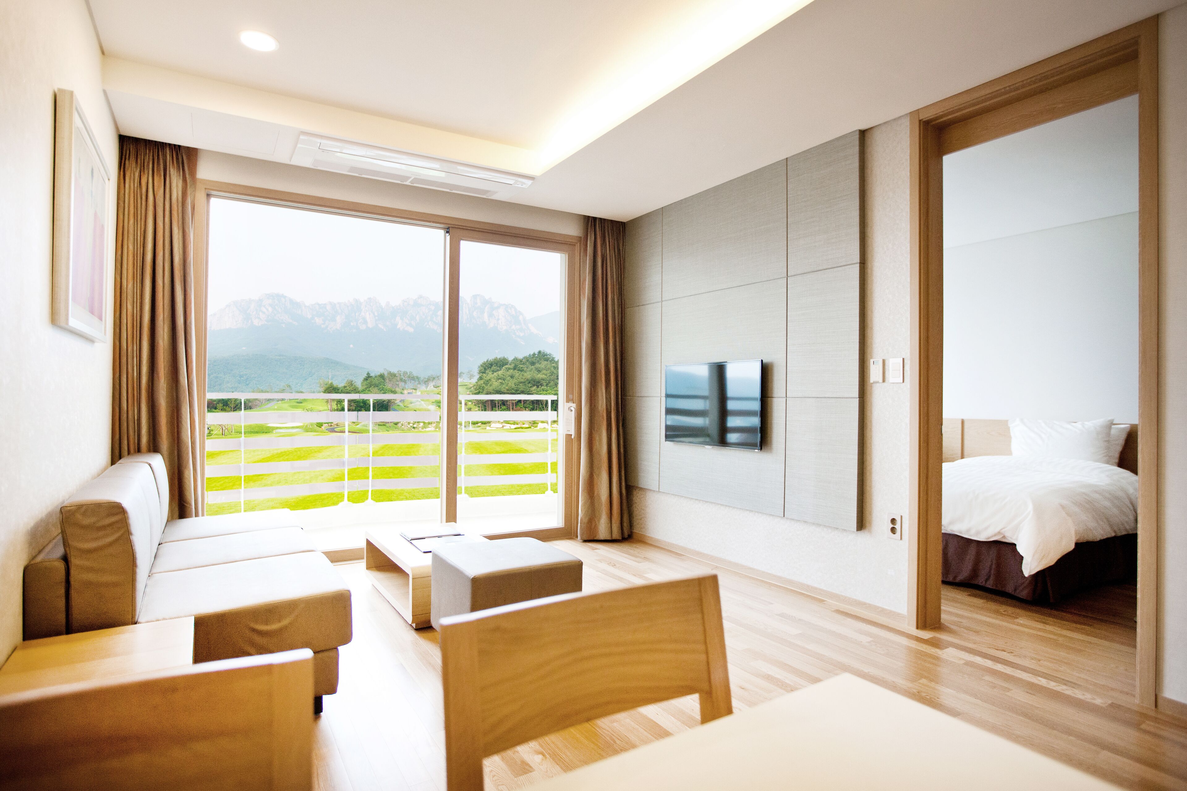 1 bedroom, premium bedding, blackout curtains, free wifi