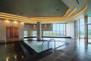 Ropa de cama de alta calidad, cortinas blackout y wifi gratis 