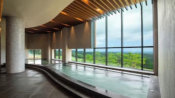 Premium bedding, blackout curtains, free WiFi