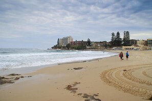 Beach nearby, beach towels - Cronulla Motor Inn (Cronulla)