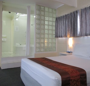 Spa Studio, Jetted Tub | Room amenity