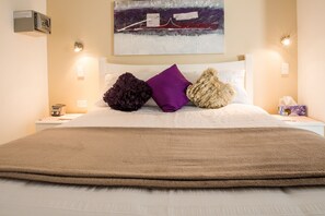 Pillowtop-Betten, Zimmersafe, individuell dekoriert